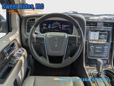 Used 2016 Lincoln Navigator Select RWD image 14