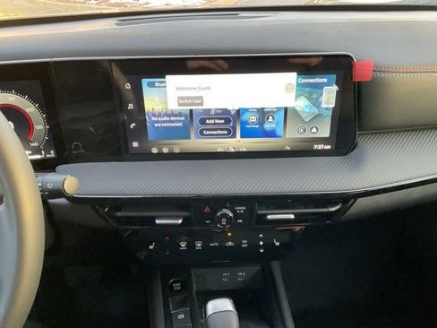 New 2026 Nissan Kicks SR w/ Cold Weather Package AWD/4WD image 18