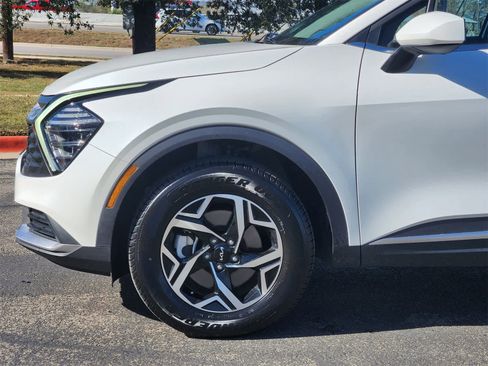 Certified 2024 Kia Sportage LX image 8