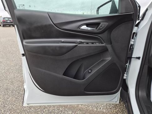 Used 2024 Chevrolet Equinox LT FWD image 13