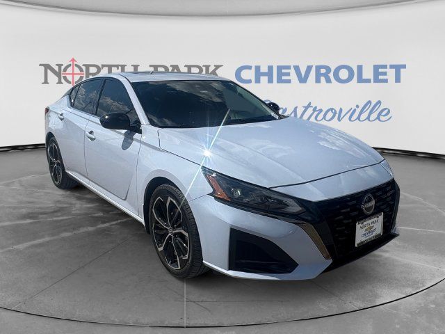 Used 2024 Nissan Altima 2.5 SR w/ SR Premium Package AWD/4WD image 1