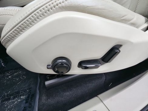 Used 2021 Volvo XC90 T8 Inscription w/ Climate Package image 14