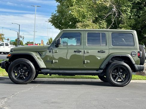 Used 2021 Jeep Wrangler Unlimited Sahara AWD/4WD image 5