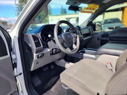 Used 2017 Ford F150 XLT w/ Trailer Tow Package image 15