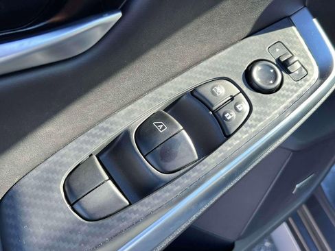 Certified 2025 Nissan Sentra SR w/ SR Premium Package image 18