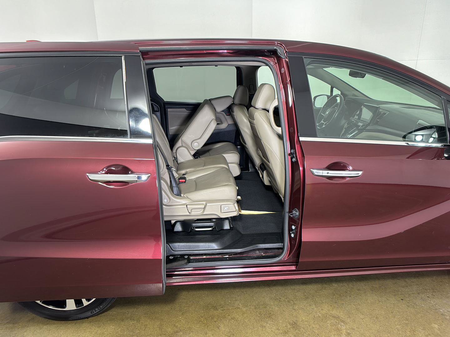 Used 2019 Honda Odyssey Elite image 16
