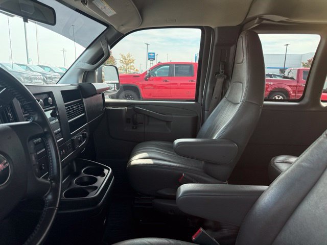 Used 2023 GMC Savana 3500 LS w/ Chrome Appearance Package RWD image 9