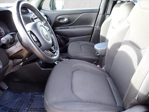 Used 2022 Jeep Renegade Altitude w/ Convenience Group image 12