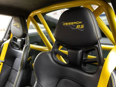 Certified 2018 Porsche 911 GT2 RS RWD image 24
