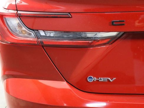 Used 2025 Toyota Camry SE image 41