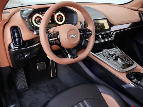 New 2026 Aston Martin DBX 707 image 3