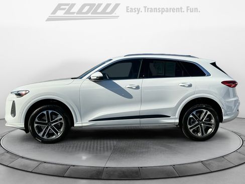 Certified 2025 Audi Q5 Premium w/ Convenience Package image 5