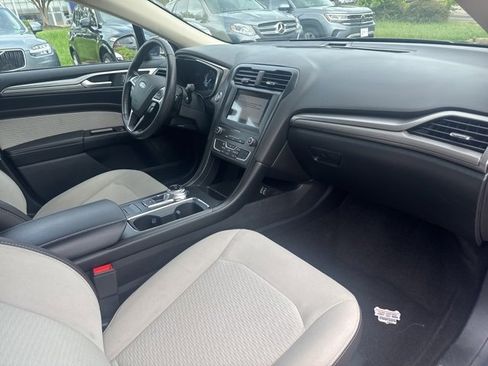 Used 2019 Ford Fusion SE w/ Equipment Group 151A image 15