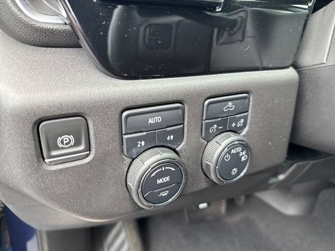 Used 2023 Chevrolet Silverado 1500 LT AWD/4WD image 16
