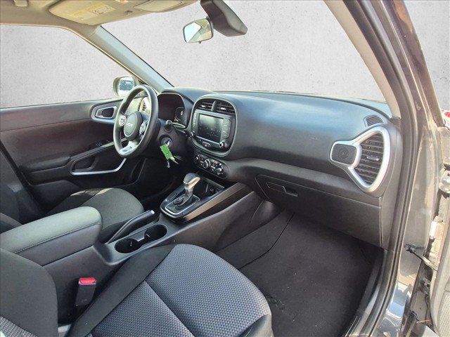 Used 2024 Kia Soul LX w/ Option Group 015 FWD image 19