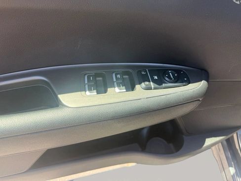 Used 2019 Kia Optima LX FWD image 12