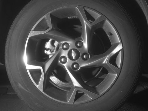 Used 2025 Chevrolet Trax LT FWD image 12