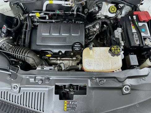 Used 2021 Buick Encore Preferred FWD image 29