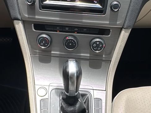 Used 2015 Volkswagen Golf TDI S FWD image 51