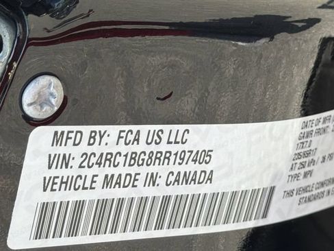 Used 2024 Chrysler Pacifica Touring-L FWD image 30