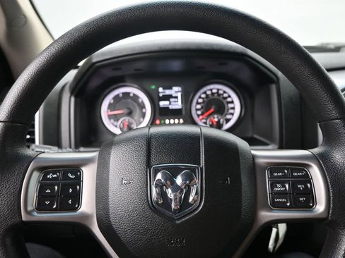 Used 2022 RAM 1500 Classic SLT AWD/4WD image 12