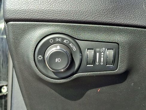 Used 2017 Jeep Compass Limited w/ Navigation Group image 27