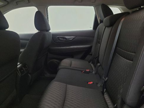 Used 2019 Nissan Rogue S AWD/4WD image 18