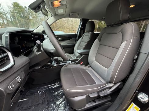 Used 2025 Chevrolet TrailBlazer LT image 41