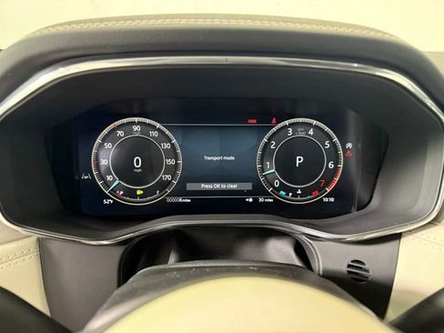 Used 2025 Jaguar F-PACE R-Dynamic S image 17