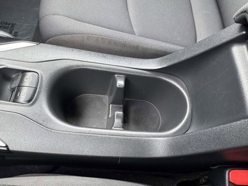 Certified 2023 Toyota Corolla Cross LE image 36