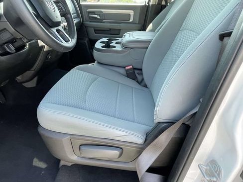 Used 2019 RAM 1500 Classic SLT AWD/4WD image 18