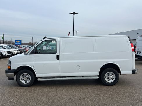 Used 2024 Chevrolet Express 2500 image 2