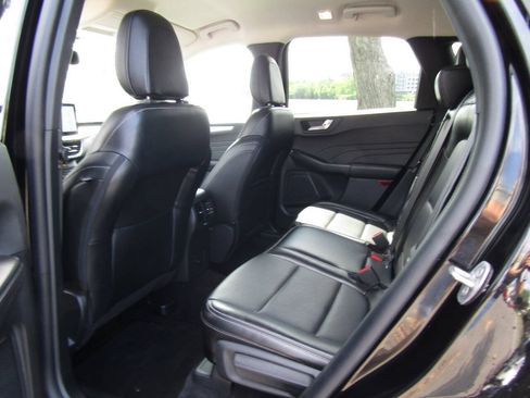 Used 2025 Ford Escape Platinum AWD/4WD image 32