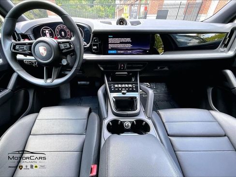 Used 2026 Porsche Cayenne AWD/4WD image 13