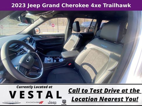 New 2023 Jeep Grand Cherokee Trailhawk image 38
