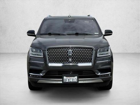 Used 2018 Lincoln Navigator Reserve w/ Technology Package AWD/4WD image 2