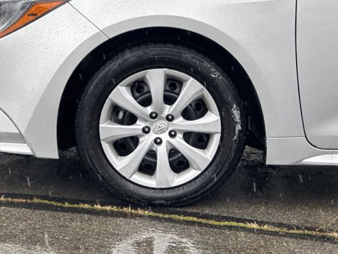 Certified 2025 Toyota Corolla LE w/ Convenience Package image 30