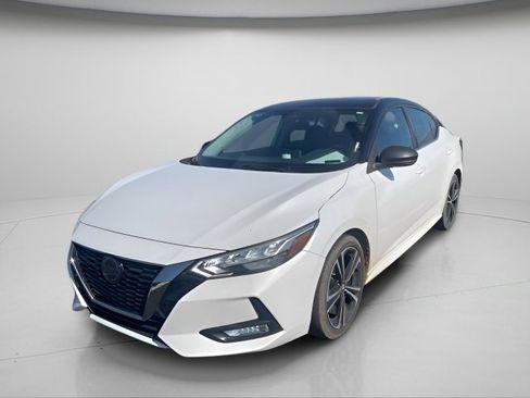 Used 2021 Nissan Sentra SR image 2