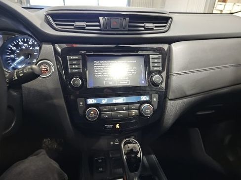Certified 2020 Nissan Rogue SL w/ Premium Package image 15