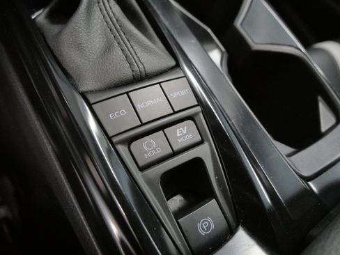 Certified 2025 Toyota Camry SE image 31