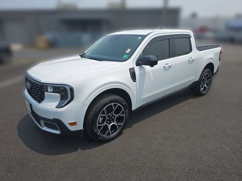 Certified 2025 Ford Maverick Lariat w/ 4K Tow Package AWD/4WD image 1
