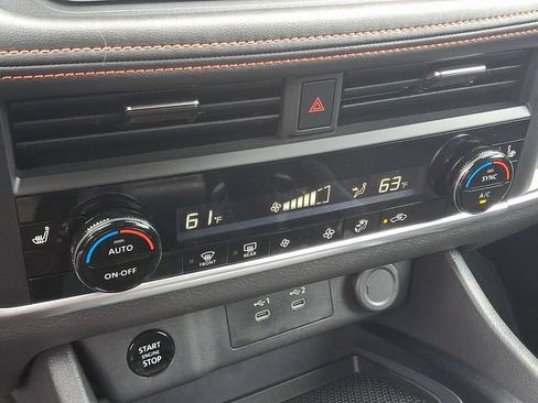 Used 2025 Nissan Rogue SV AWD/4WD image 15