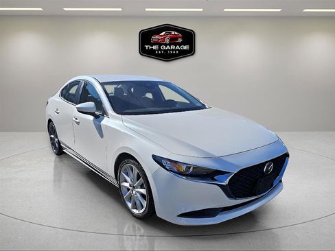 Used 2020 MAZDA MAZDA3 Select Package image 2