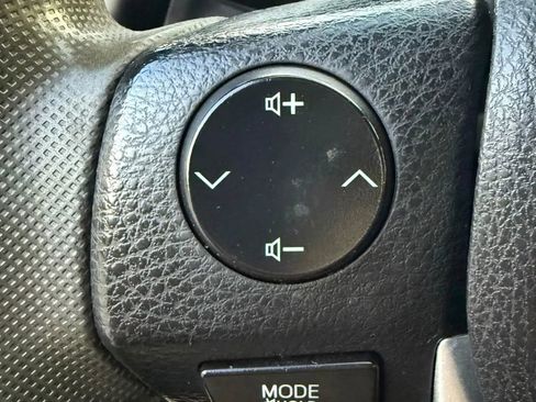 Used 2018 Toyota Corolla LE image 15