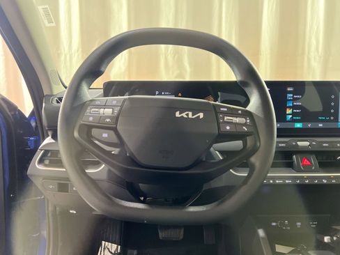 Used 2025 Kia K4 LXS image 22