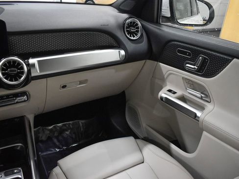 Certified 2024 Mercedes-Benz GLB 250 4MATIC image 22