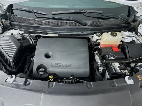 Used 2023 Chevrolet Traverse LT FWD image 31
