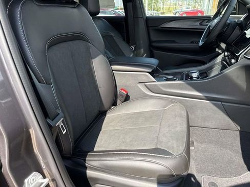 New 2025 Jeep Grand Cherokee Altitude RWD image 26
