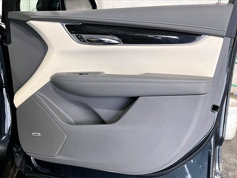 Used 2021 Cadillac XT6 Premium Luxury image 24