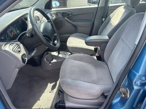 Used 2001 Ford Focus SE FWD image 11